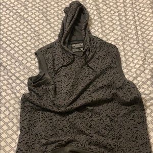 Pullover lightly worn it’s still cold out there